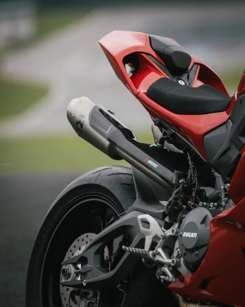 AKRAPOVIC - EXHAUST EVO PANIGALE V2 - 18103334