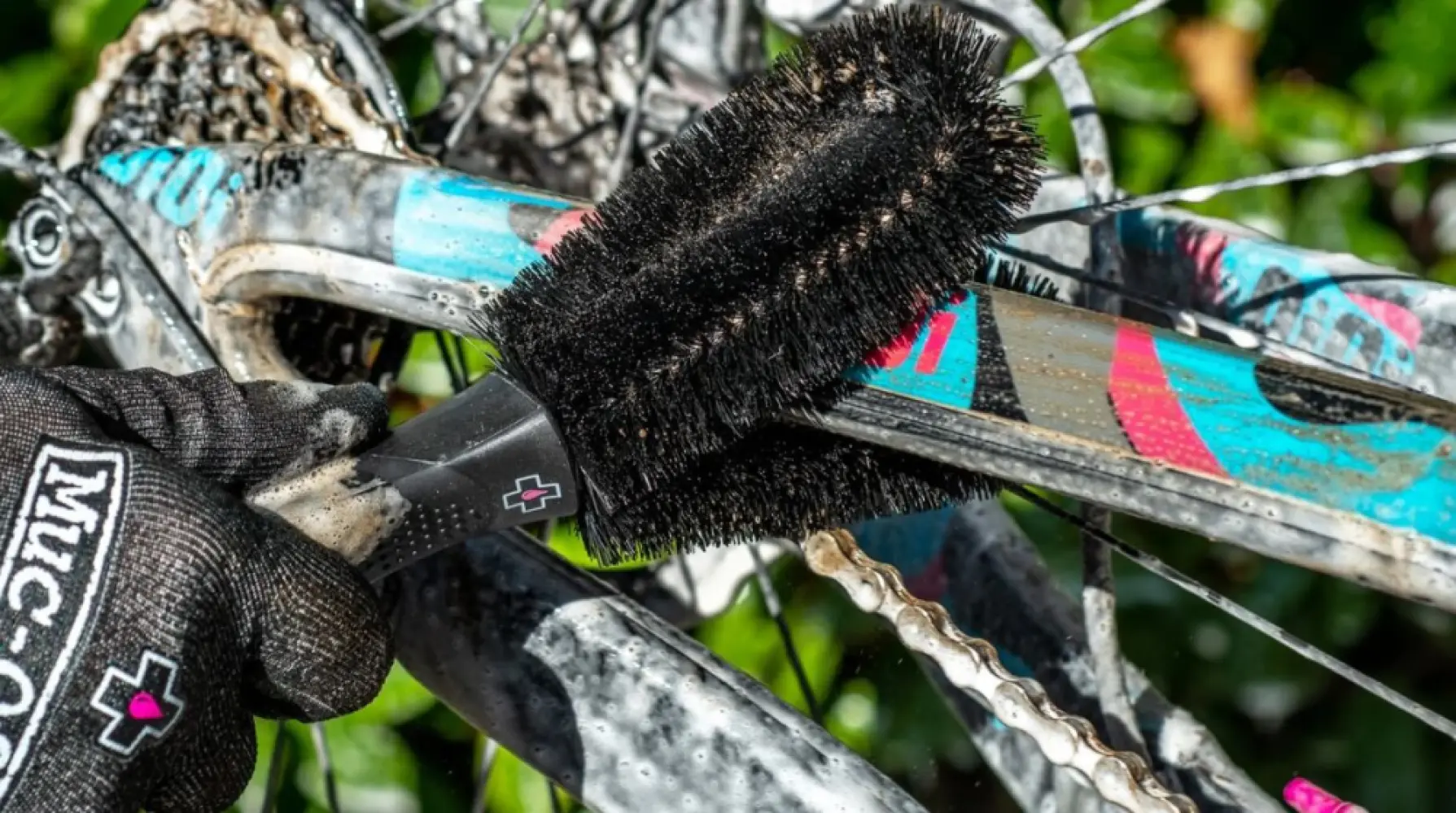 MUC-OFF - BRUSH MUC OFF 2-PRONG - 38500170