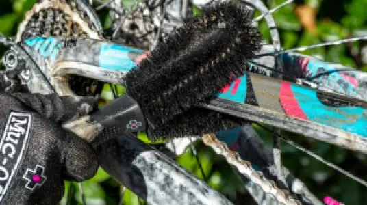 MUC-OFF - BRUSH MUC OFF 2-PRONG - 38500170