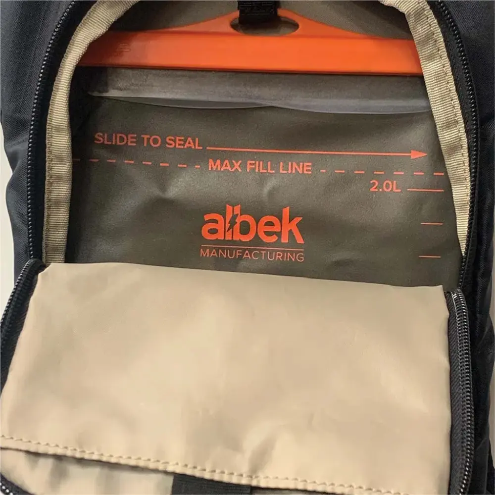 Albek H2O- HAULER 4.0 HYDRATION PACK 2L Black