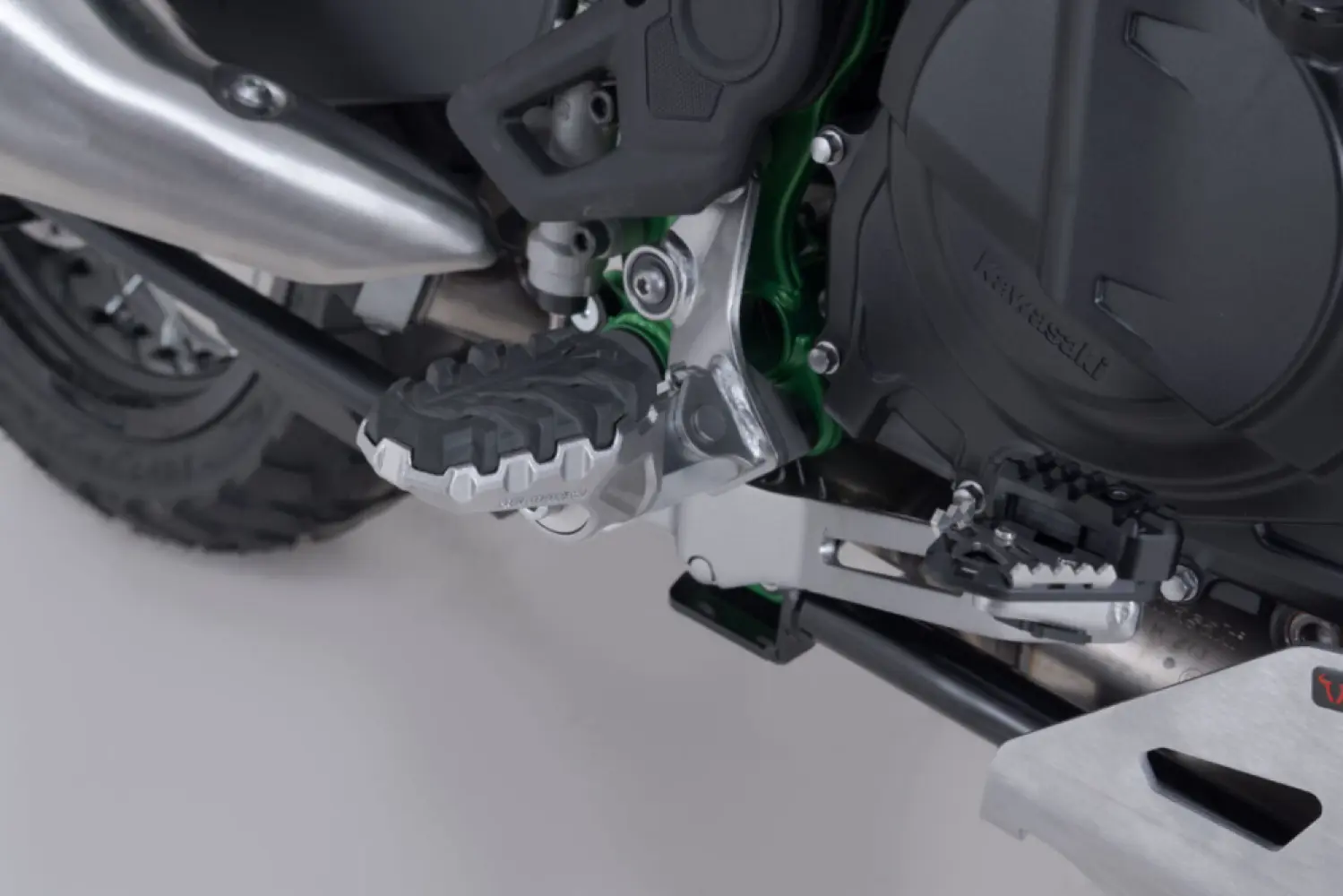 SW-MOTECH - EVO FOOTREST KIT - 16202884