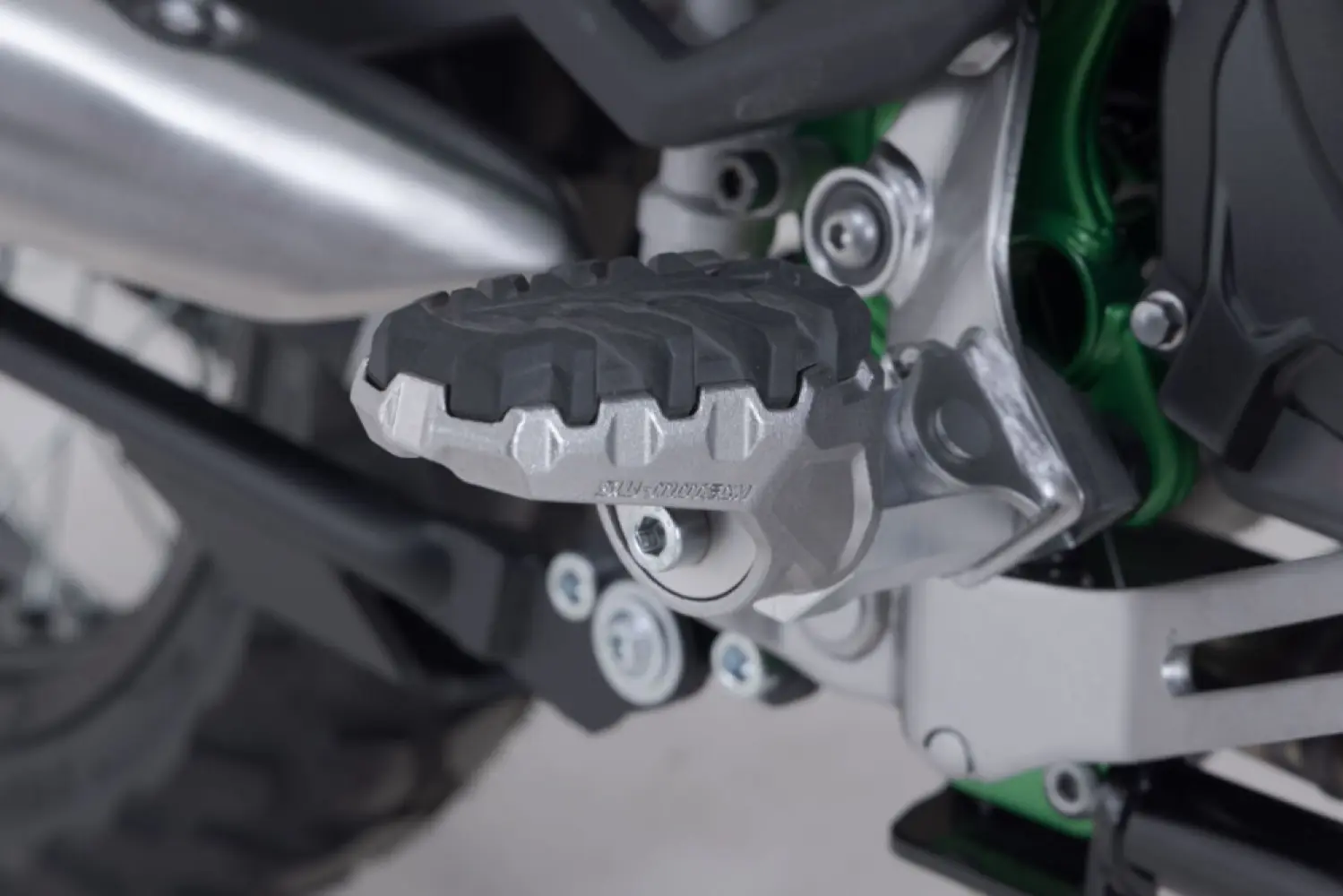 SW-MOTECH - EVO FOOTREST KIT - 16202884