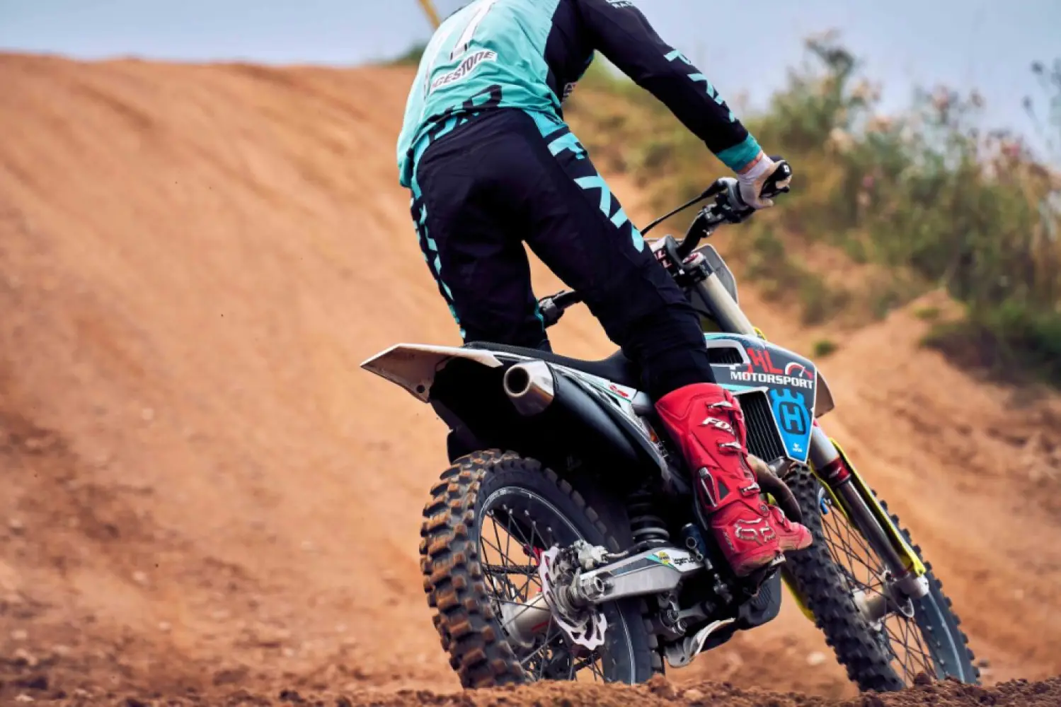 BRIDGESTONE - X31R 110/100-18 64M NHSTT - 03130921