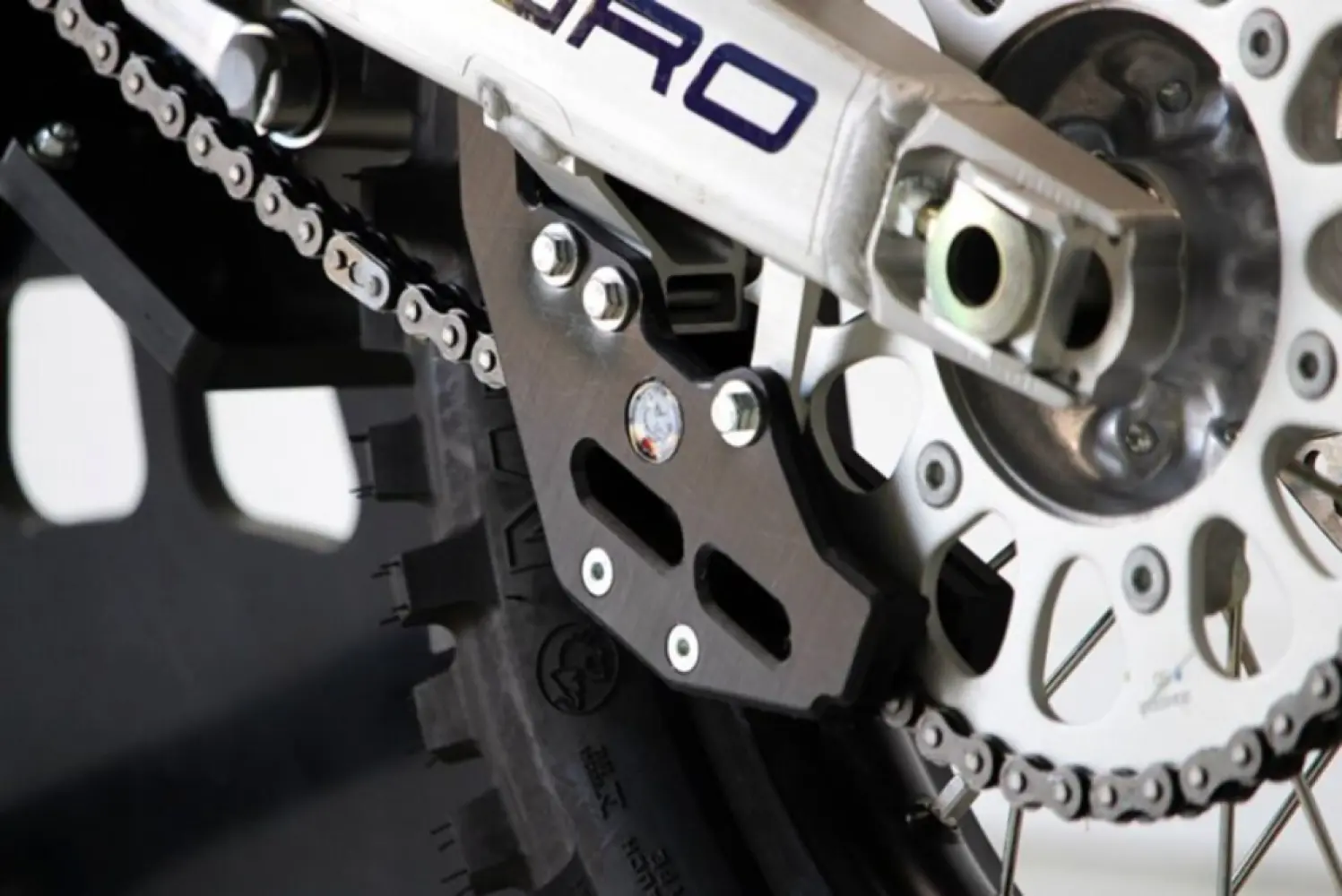 AXP RACING - CHAIN GUIDE HONDA BK - 12311683