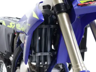 AXP RACING - HDPE RADIATOR BRACES BK  - 19010955