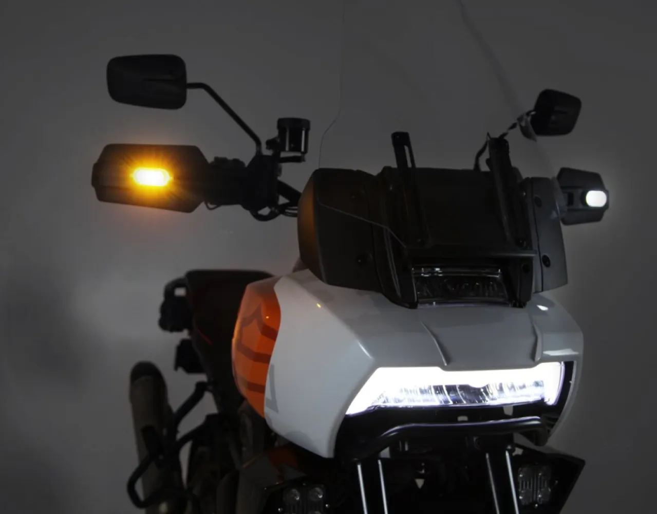 DENALI - TURNSIGNAL SWTICHBACK T3 FRONT - 20101549