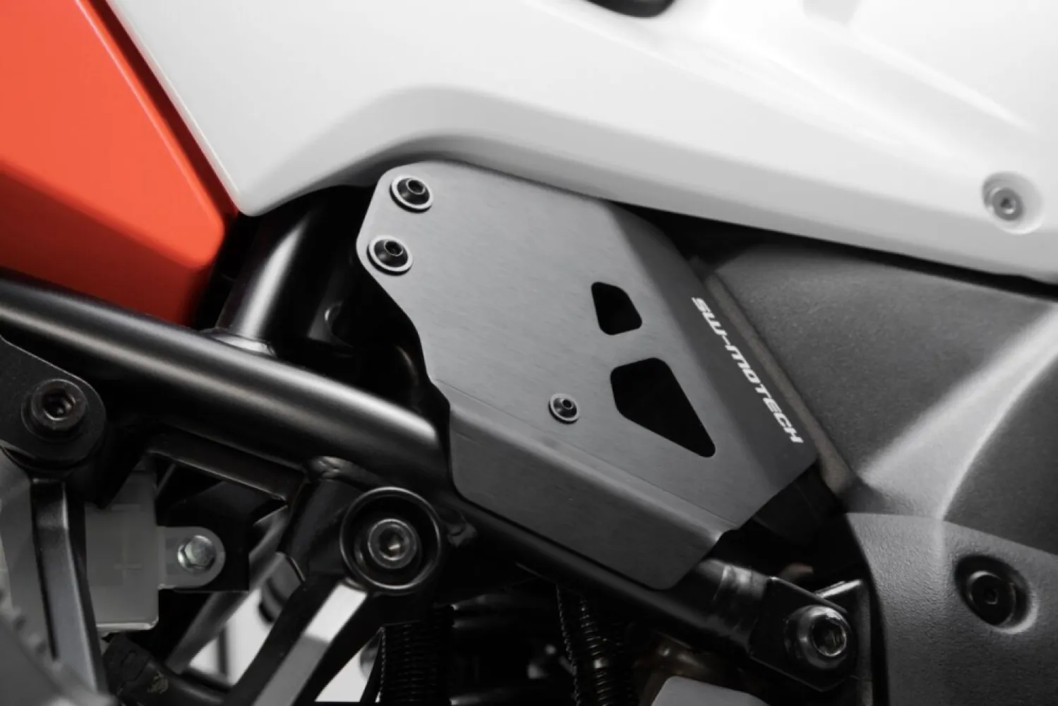 SW-MOTECH - SIDE COVER - 05052117
