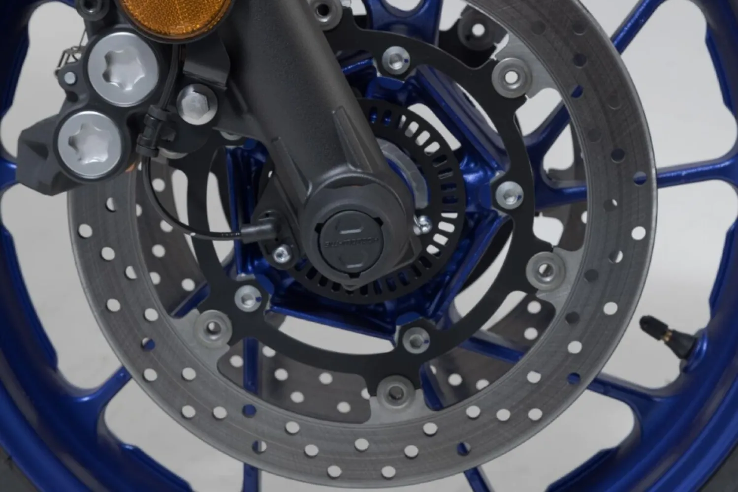 SW-MOTECH - FRONT AXLE SLIDER SET - 05052219