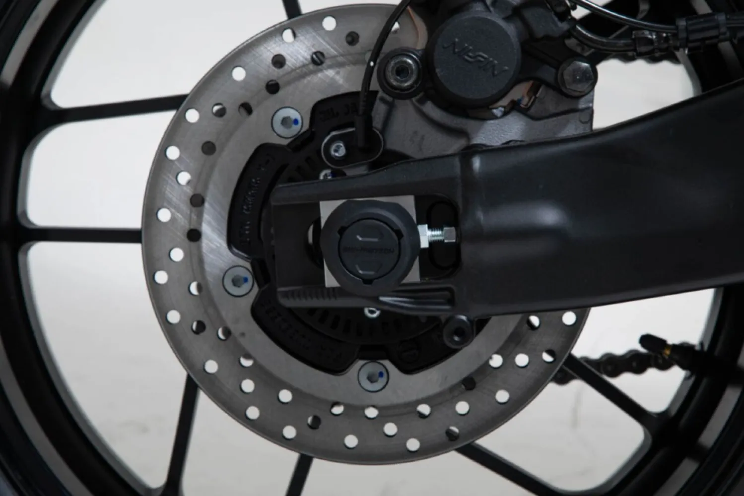 SW-MOTECH - REAR AXLE SLIDER SET - 05052237