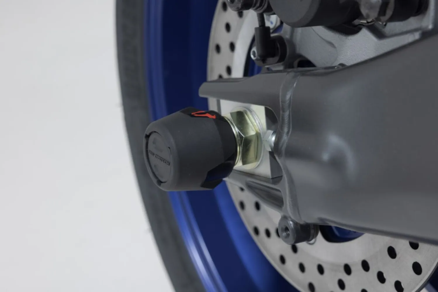 SW-MOTECH - REAR AXLE SLIDER SET - 05052277