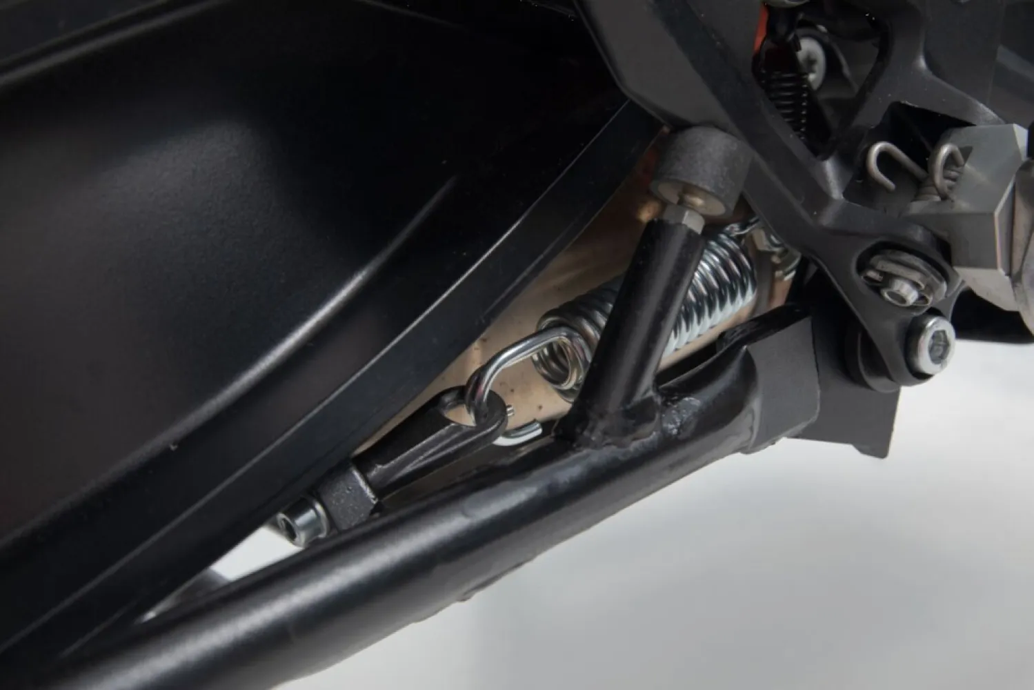 SW-MOTECH - CENTERSTAND - 05100590