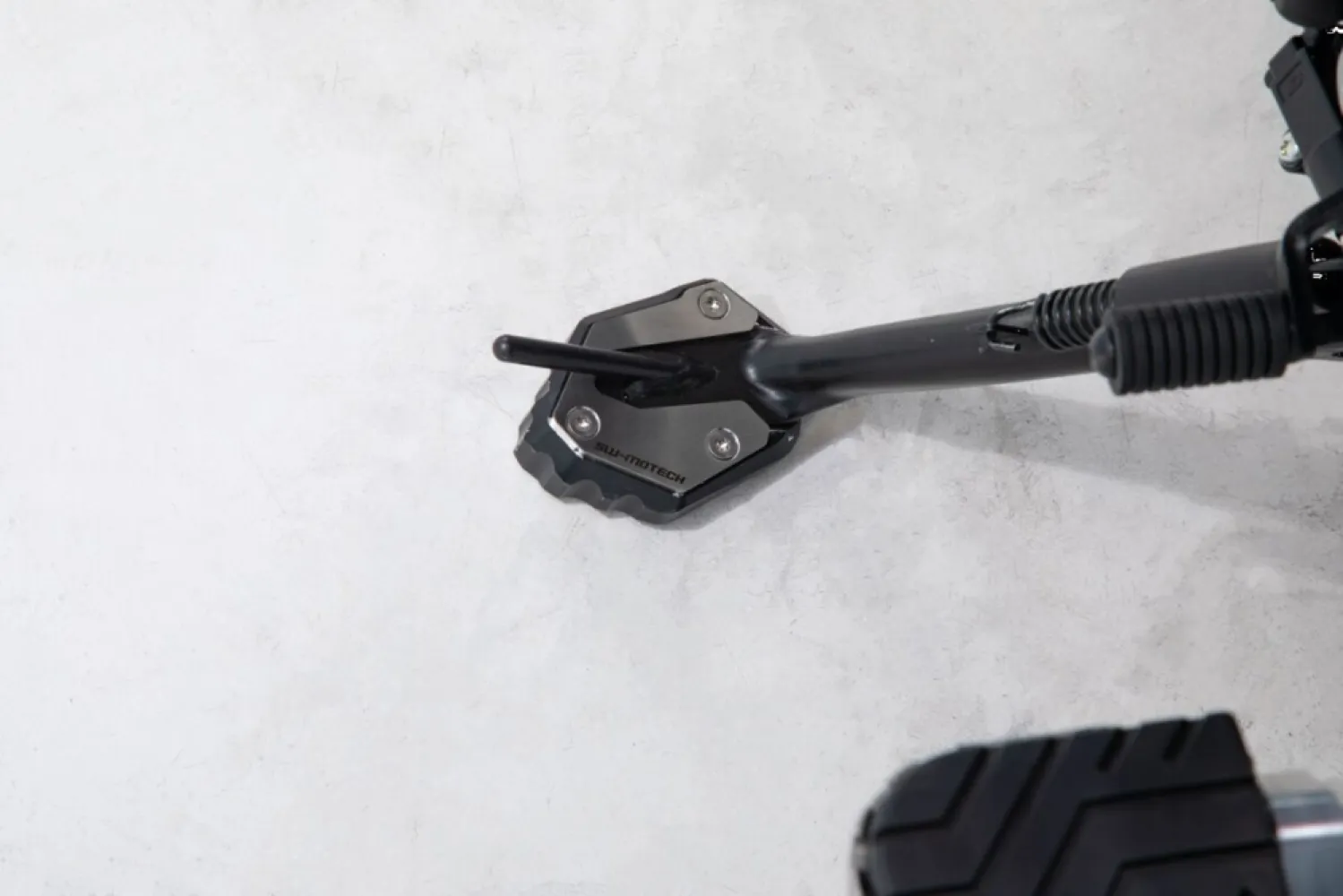 SW-MOTECH - SIDE STAND FOOT EXT - 05100626