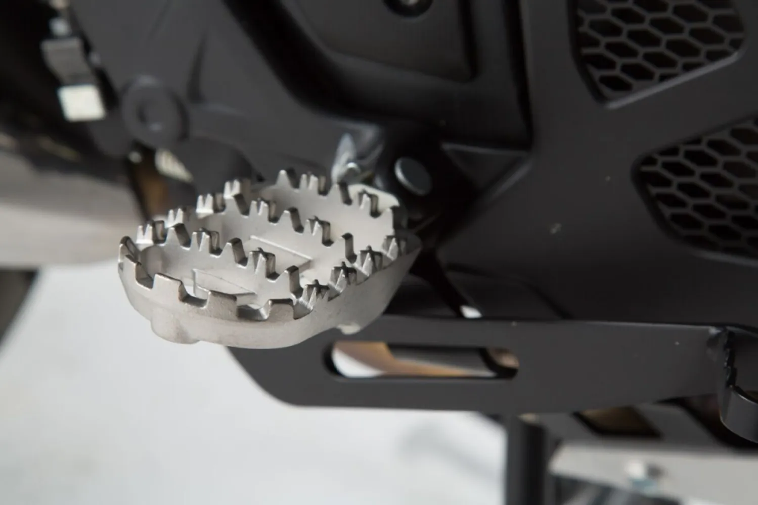 SW-MOTECH - FOOTREST KIT ION - 16202011