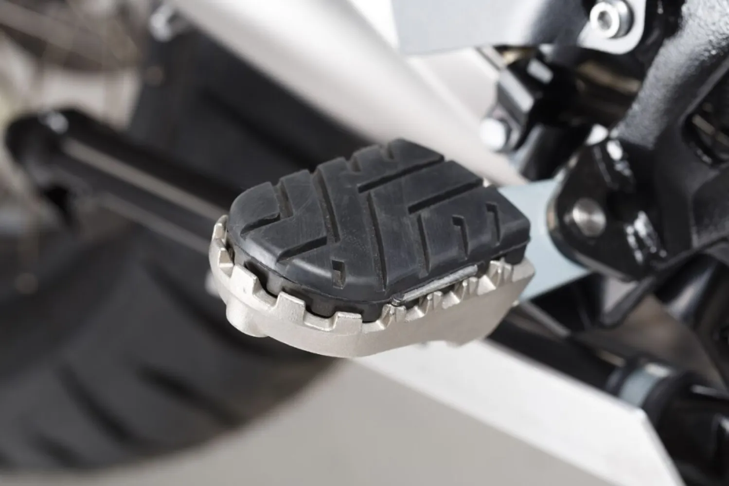 SW-MOTECH - FOOTREST KIT ION - 16202025