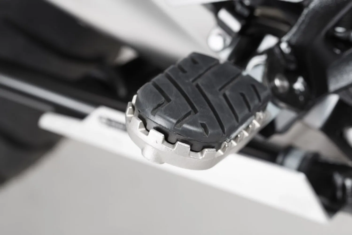 SW-MOTECH - FOOTREST KIT ION - 16202025