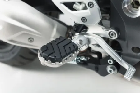 SW-MOTECH - FOOTREST KIT ION - 16202154