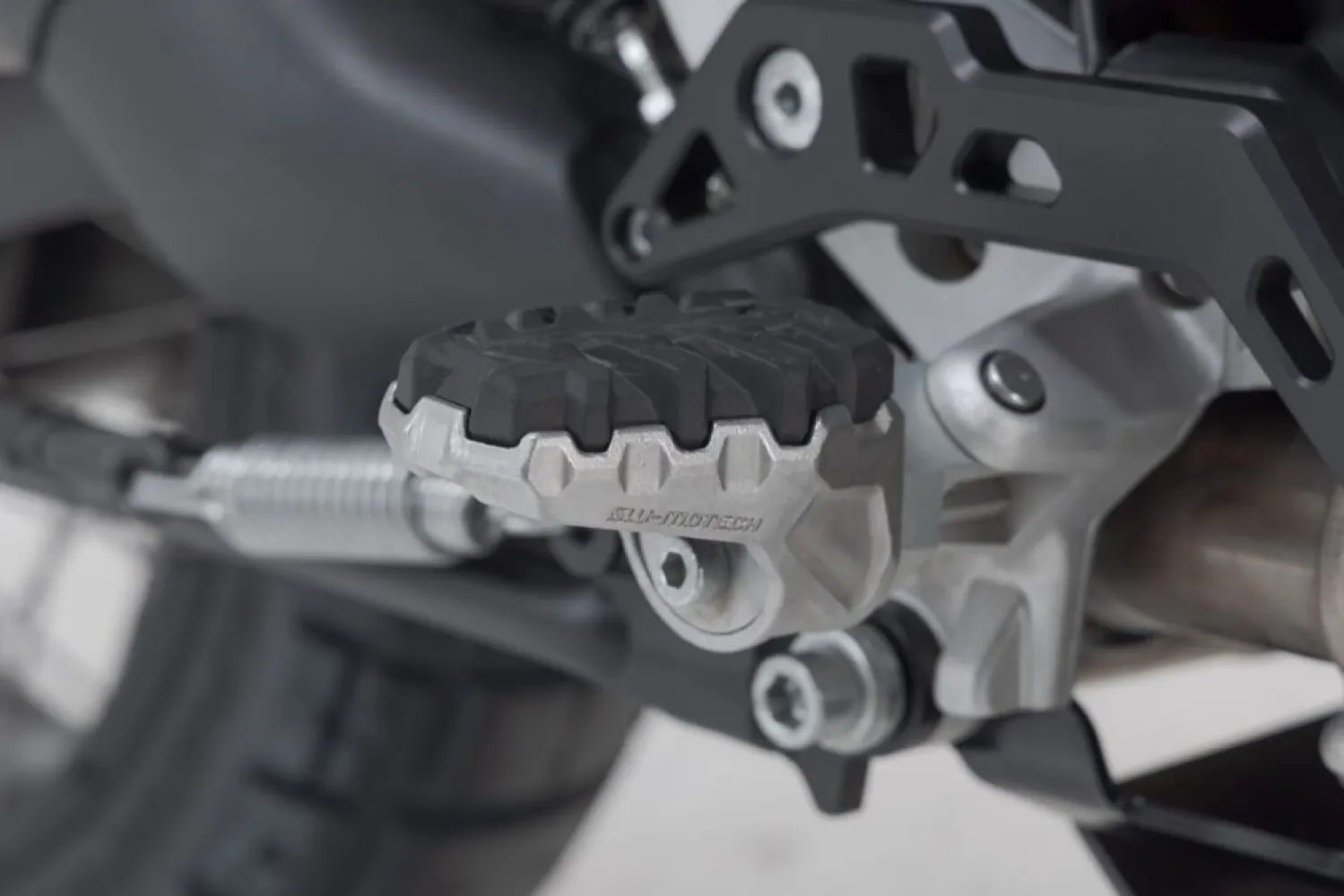 SW-MOTECH - EVO FOOTREST KIT - 16202439