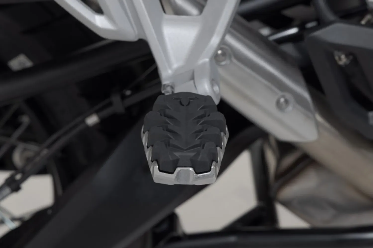 SW-MOTECH - EVO PASSENGER FOOTREST KI - 16202464