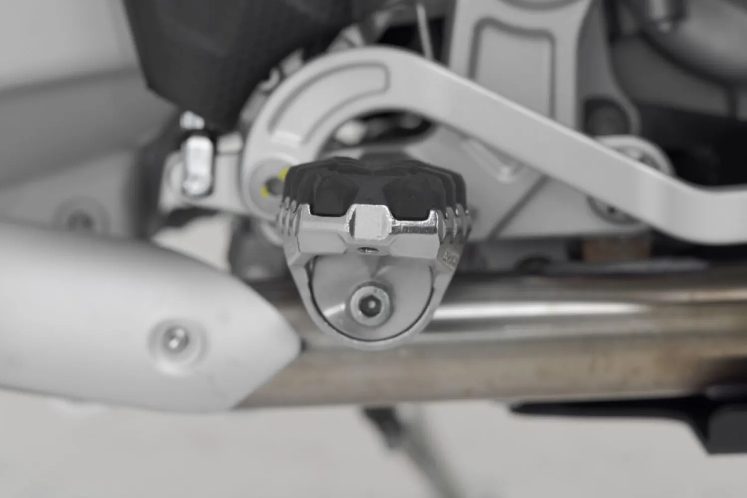 SW-MOTECH - EVO FOOTREST KIT - 16202682