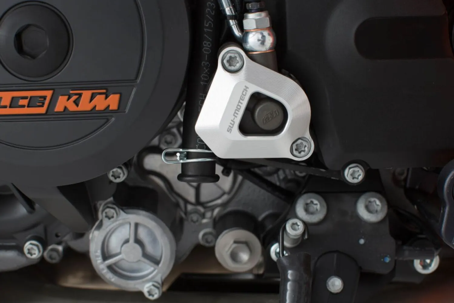 SW-MOTECH - CLUTCH SLAVE CYL GUARD - 17310710
