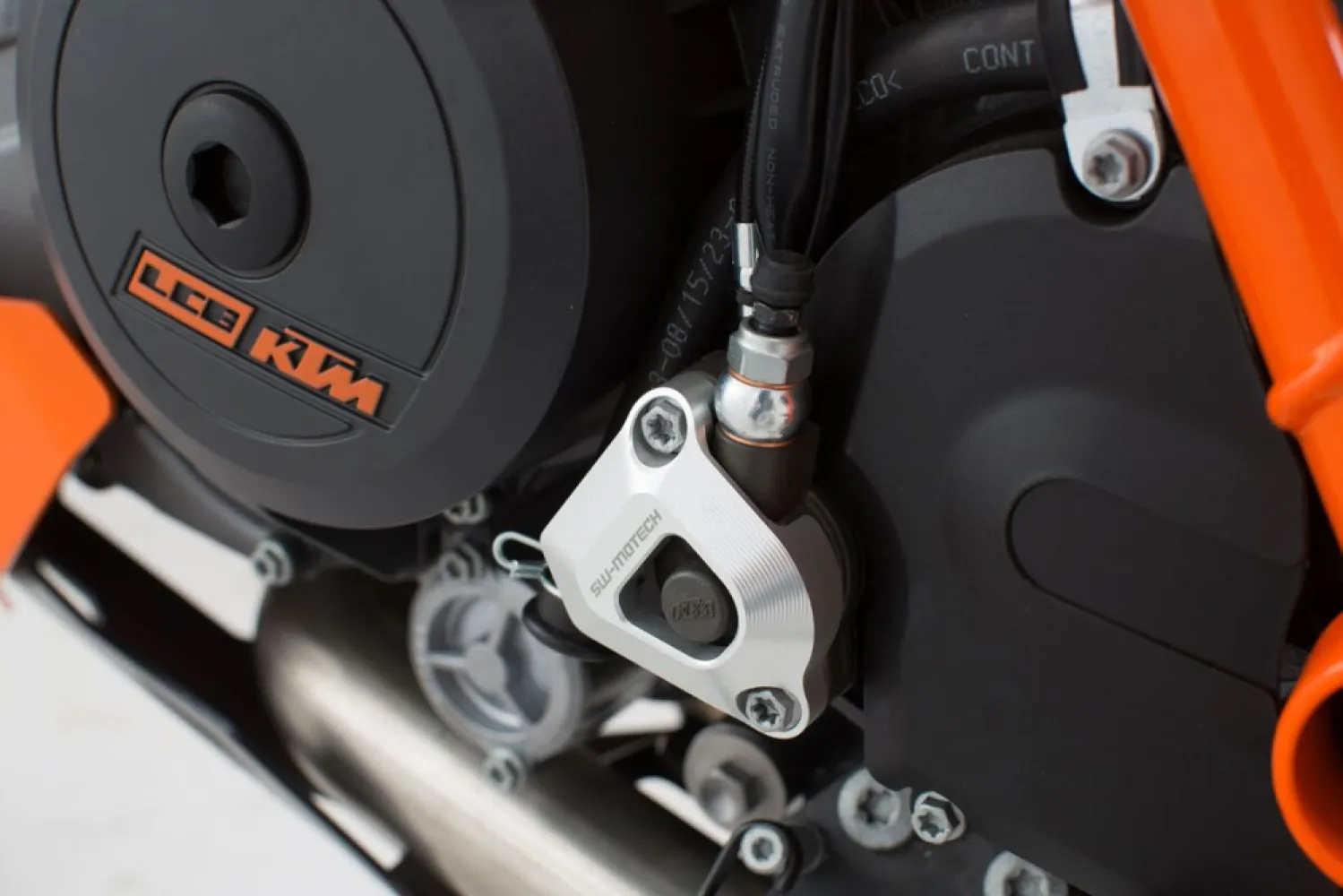 SW-MOTECH - CLUTCH SLAVE CYL GUARD - 17310710