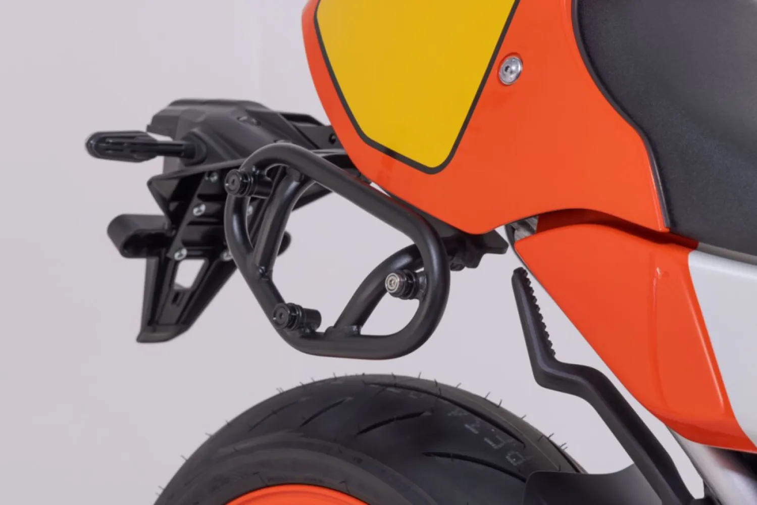 SW-MOTECH - SIDE CARRIER SLC LEFT XSR900/G - 35012194