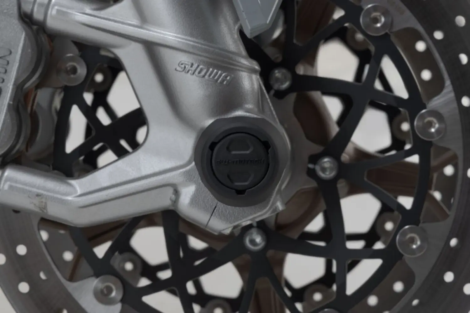 SW-MOTECH - FRONT AXLE SLIDER SET - 05052312