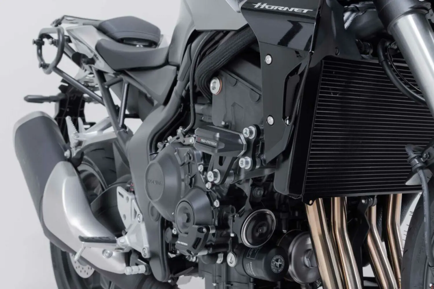 SW-MOTECH - FRAME SLIDER SET CB1000 HORNET - 05052564