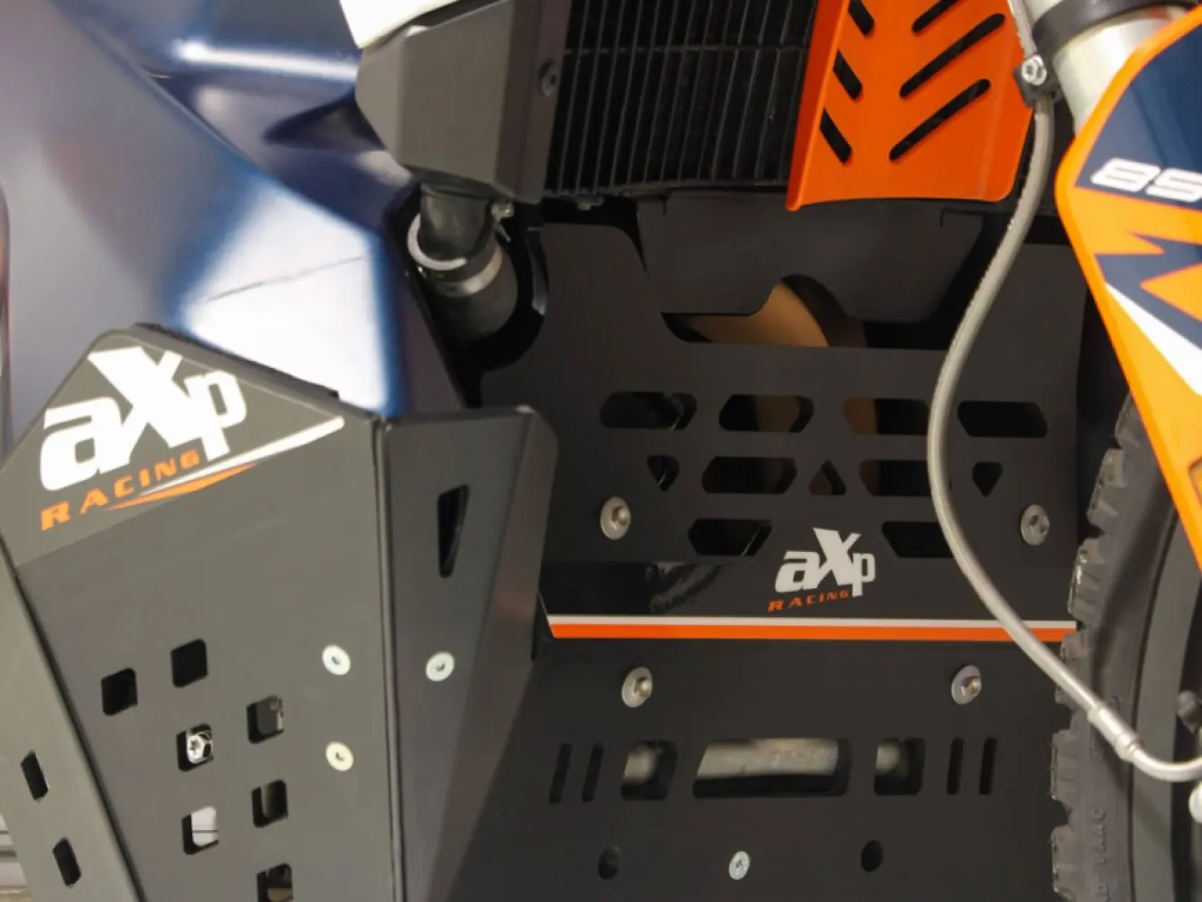 AXP RACING - ADV SKID PLATE TOURING KTM BK - 05062205