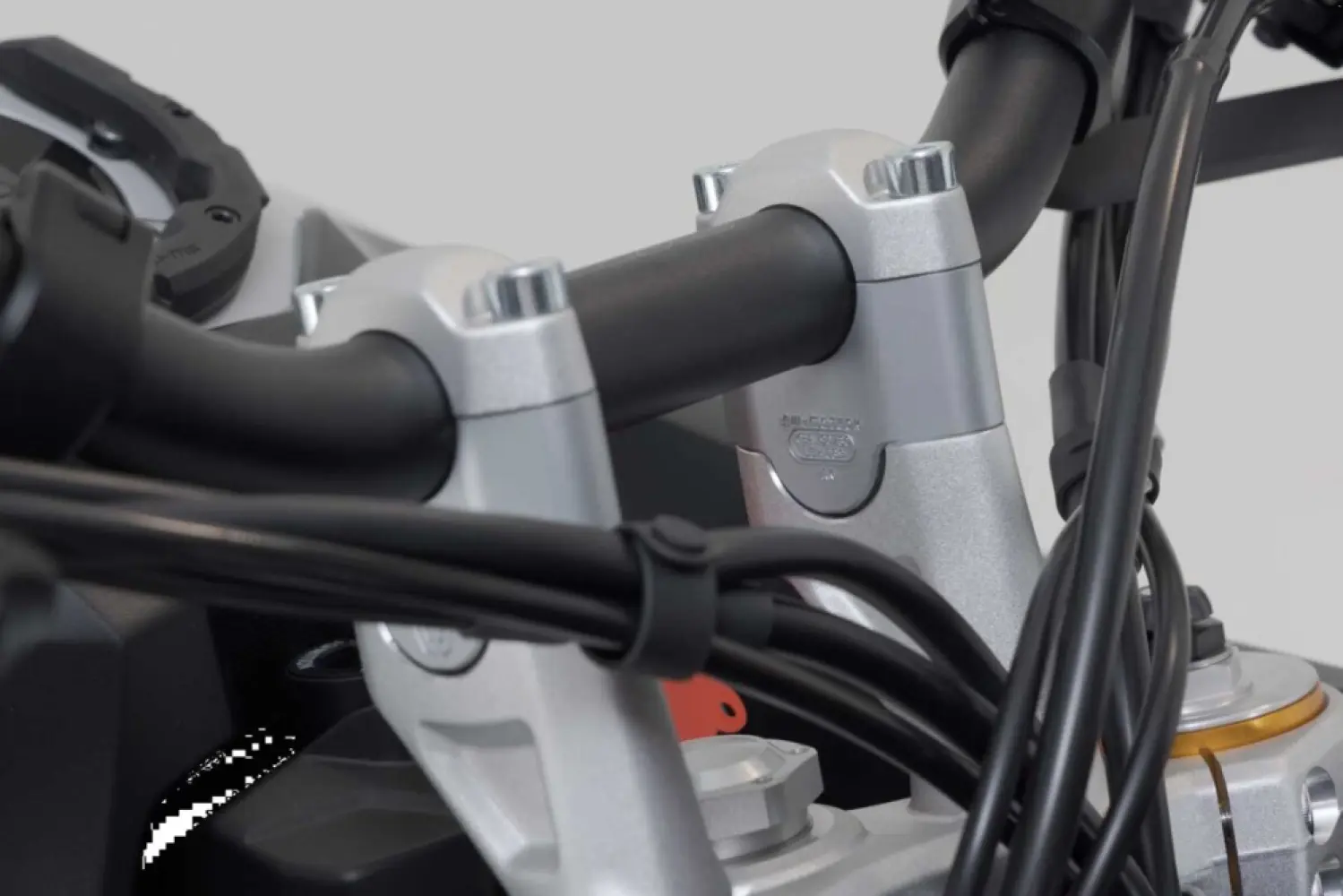 SW-MOTECH - BAR RISER 30MM HEIGHT / 28MM D - 06021569