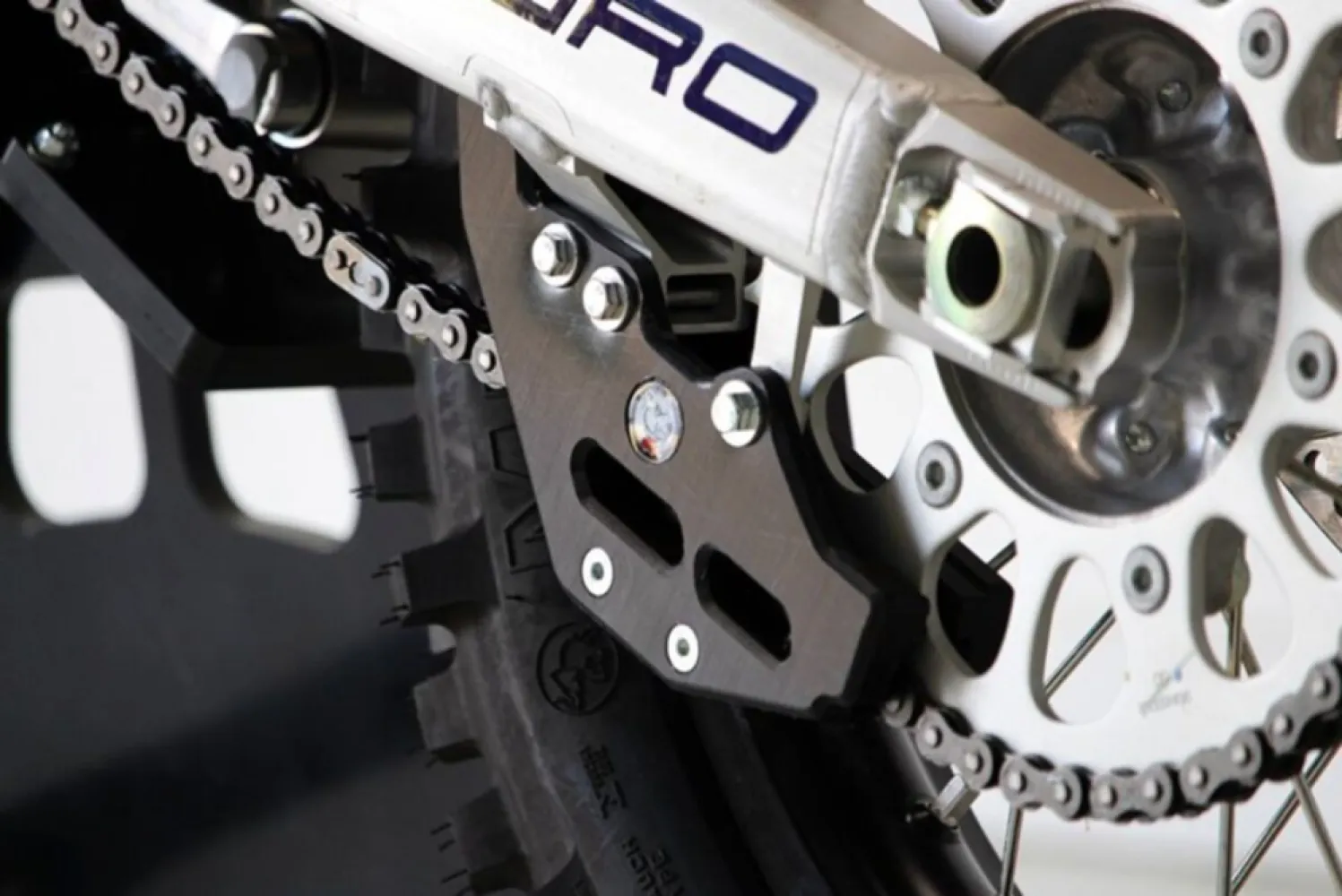 AXP RACING - CHAIN GUIDE HONDA BK - 12311683