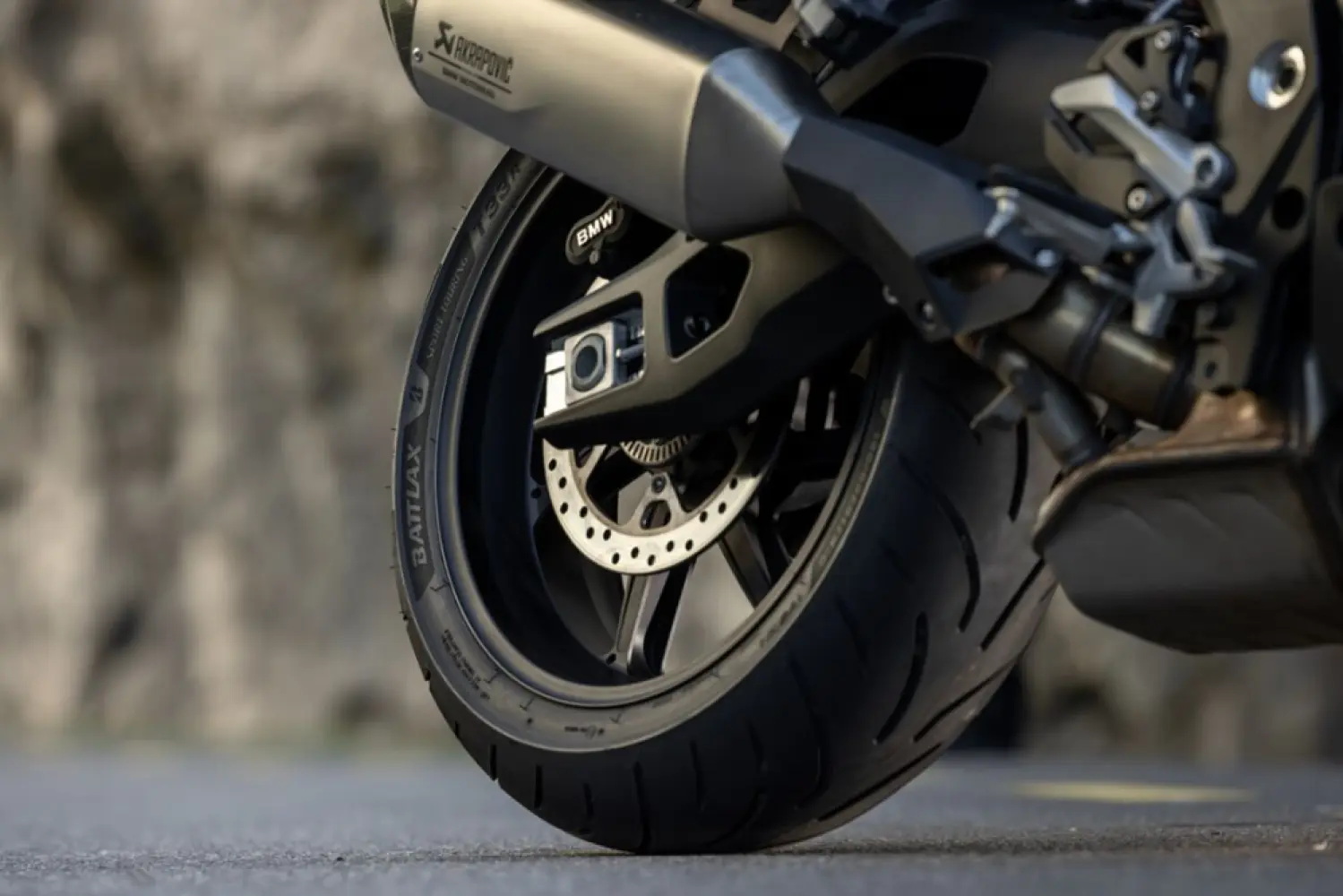 BRIDGESTONE - T33 180/55ZR17 (73W) TL - 03021821