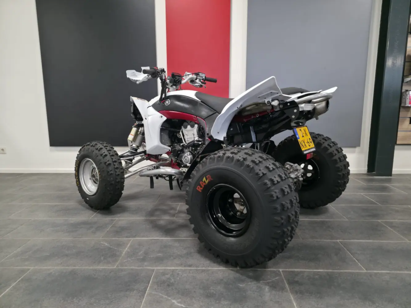 Yamaha YFZ450R met kenteken