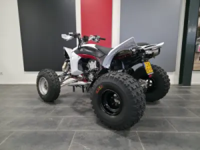 Yamaha YFZ450R met kenteken