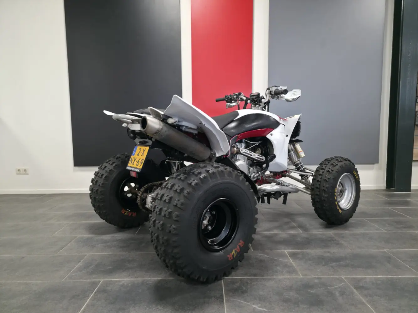 Yamaha YFZ450R met kenteken