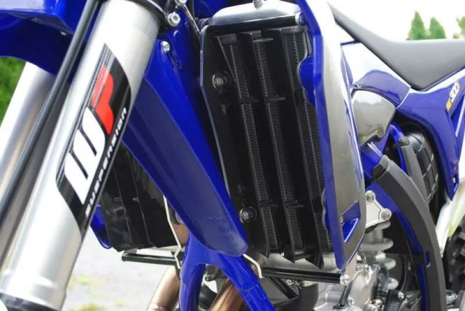 AXP RACING - RADIATOR BRACE SHERCO 12-23 BK - 19010938