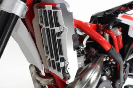 AXP RACING - RADIATOR BRACE RR125-300 20-23 - 19010942