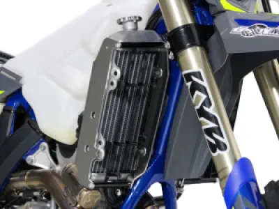 AXP RACING - RADIATOR BRACE SHERCO 24- BK - 19010951